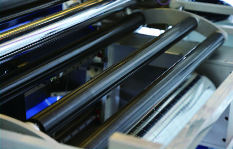 邊緣毛刺、切割不均？太陽膜分切機(jī)徹底解決5大行業(yè)痛點(diǎn)