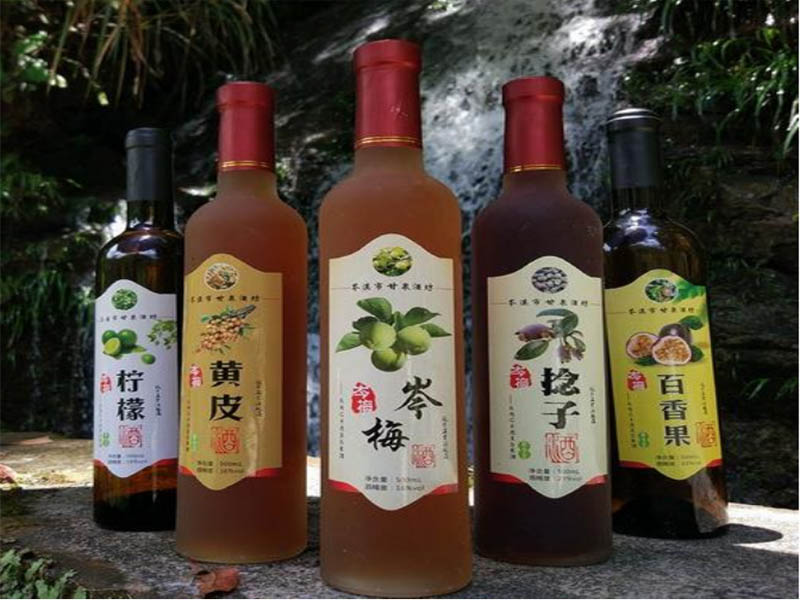 蘋(píng)果酒灌裝機(jī) 蘋(píng)果酒灌裝機(jī)