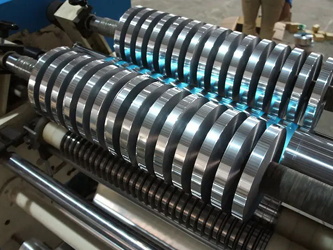 鋁箔分切機(jī)的特點(diǎn)和介紹以及如何切好鋁箔 鋁箔分切機(jī)的特點(diǎn)和介紹以及如何切好鋁箔