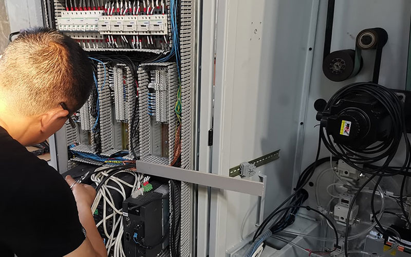 新型分切機(jī)采用伺服控制系統(tǒng)的好處是什么? 新型分切機(jī)采用伺服控制系統(tǒng)的好處是什么?