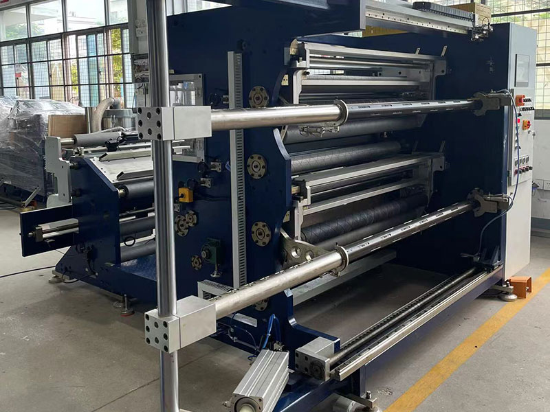 分切機是如何實現(xiàn)高效生產(chǎn)和精準切割的？